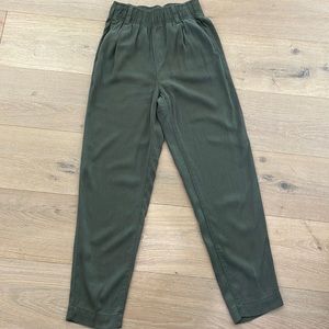 Deep green elastic waist linen feel pants. XXS from gap